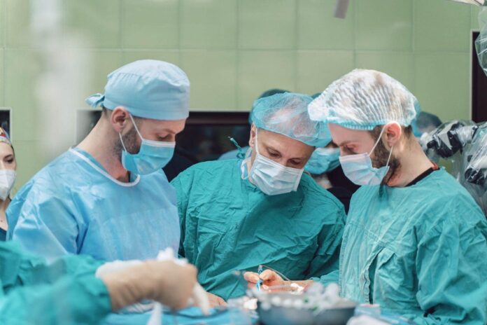 doktori lekari operacija lekar doktor foto vlada 1
