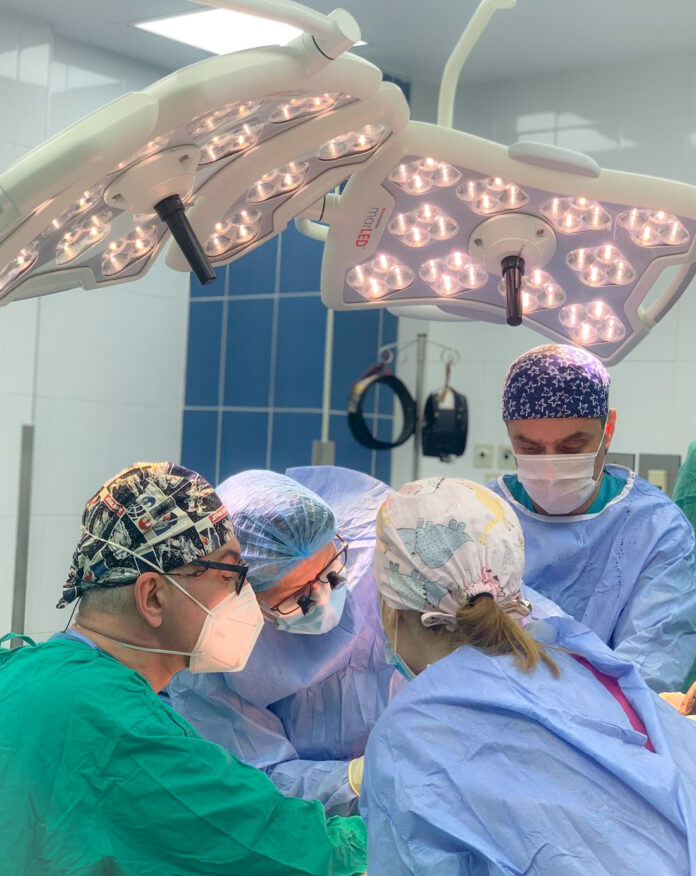 operacija lekar lekari doktor doktori foto vlada na rsm