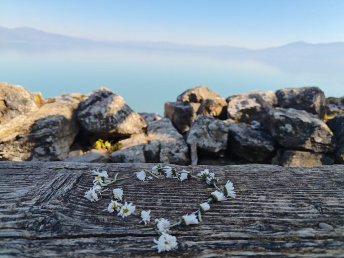 Pogled od Sv Ilija crkavata vo Konjsko na Prespansko Ezero