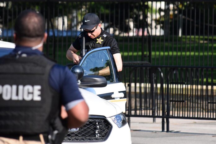 SAD USA policija police - foto jerome82- / pixabay