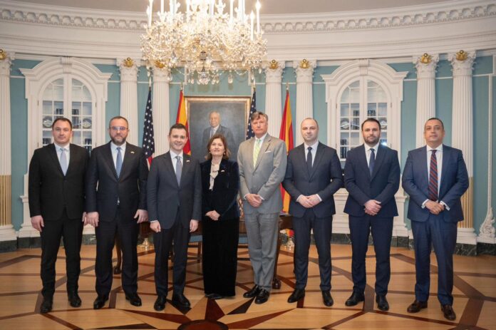 Vladina delegacija na poseta vo Vasington