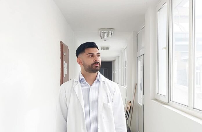 Student na medicina Elvin Sukarov
