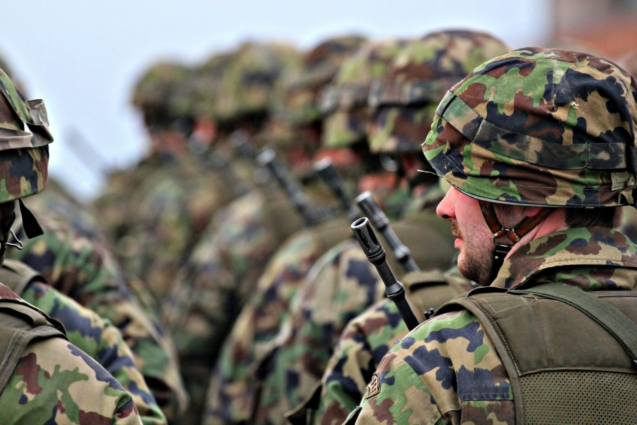 NATO vojnici, foto simon-infanger/unsplash