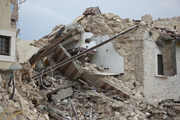 earthquake Image by Angelo Giordano from Pixabay