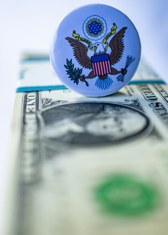 marek-studzinski-VKqI1DXwLBM-unsplash Ilustracija, USA, Dolar, Economy, tarifs Photo by Marek Studzinski on Unsplash