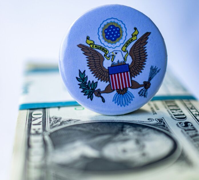 marek-studzinski-VKqI1DXwLBM-unsplash Ilustracija, USA, Dolar, Economy, tarifs Photo by Marek Studzinski on Unsplash