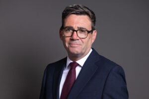 Andy-Burnham-Portrait foto gov uk