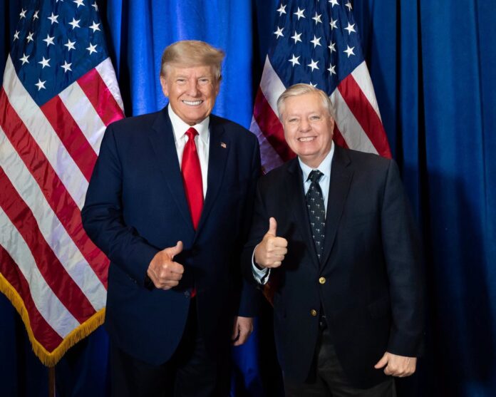 Линдси Греам, американски сенатор(десно) и Доналд Трамп, претседател на САД (лево) Фото: facebook.com/LindseyGrahamSC