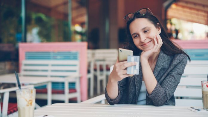vitaly-gariev-unsplash Mladi na socijalni mrezi, foto vitaly-gariev-unsplash