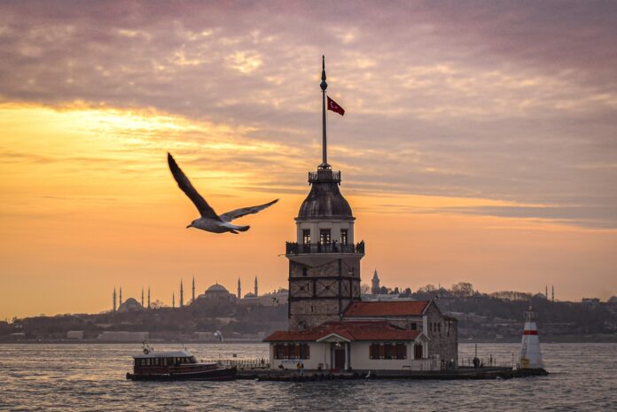 istanbul - foto: ben_kerckx-river-4873198_1920