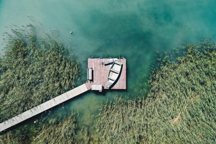 Ezero vo Ungarija, foto bence-balla-schottner-unsplash