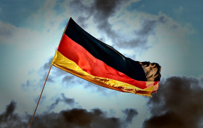 German flag ilustration Image by Tom from Pixabay