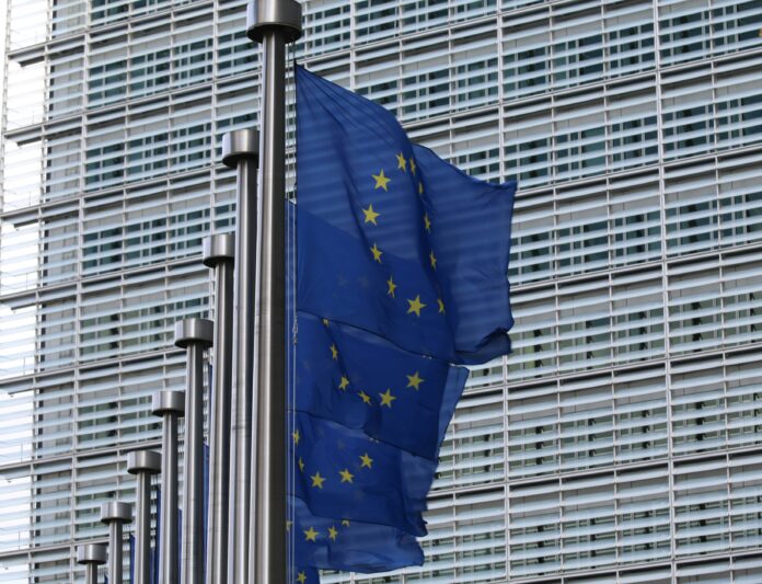 EU zname, foto guillaume-perigois-unsplash