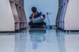 student lap top pixabay